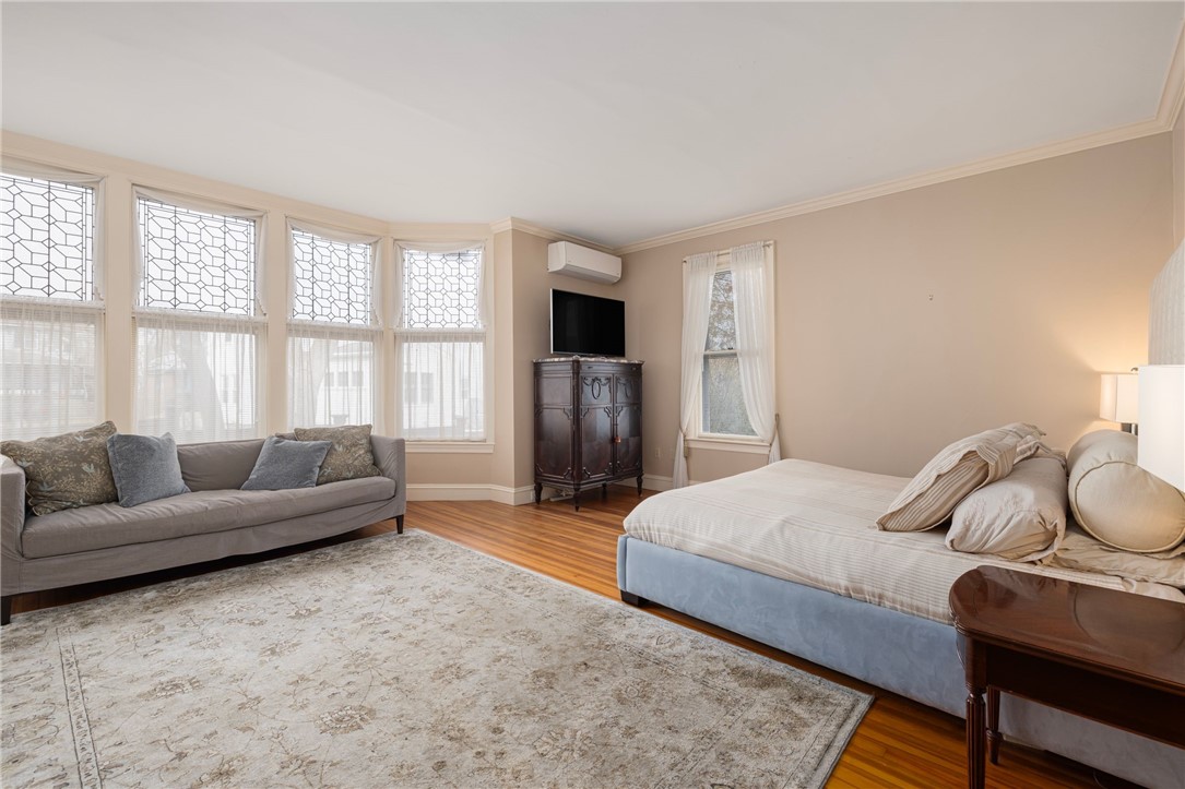 4 Hunter Avenue Newport, RI 02840 - Photo 15 of 49 first floor primary