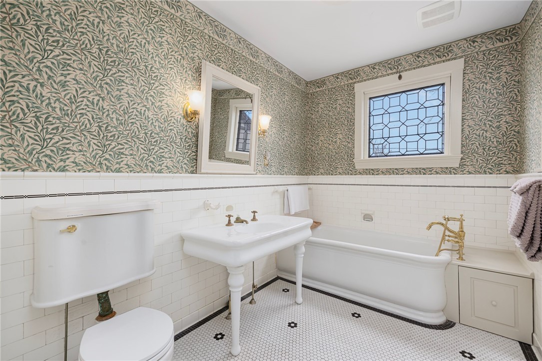 4 Hunter Avenue Newport, RI 02840 - Photo 17 of 49 first floor full bath