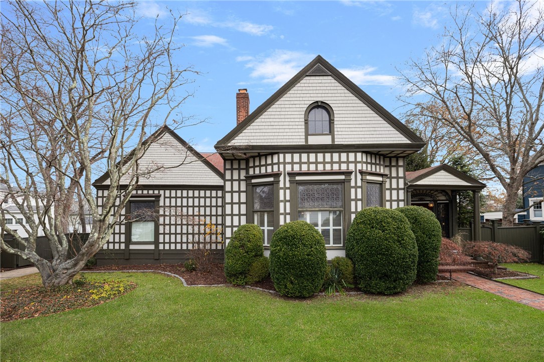 4 Hunter Avenue Newport, RI 02840 - Photo 2 of 49 exterior