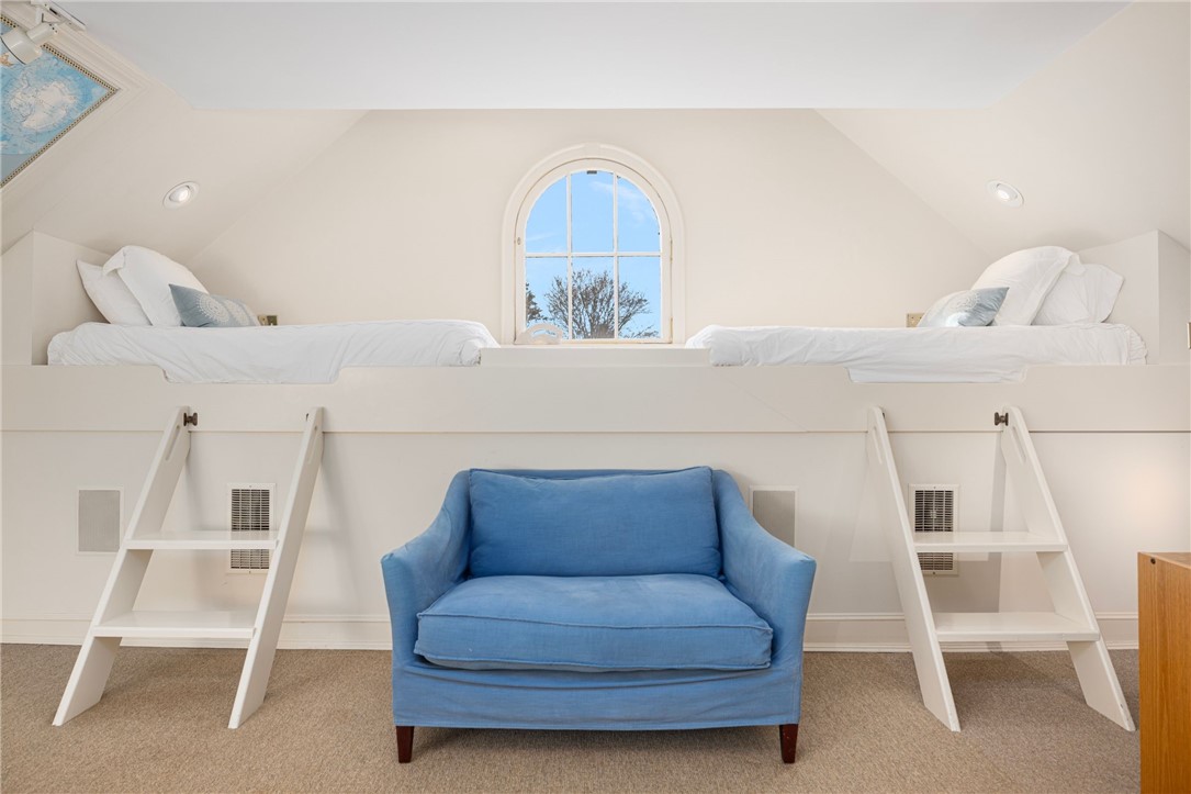4 Hunter Avenue Newport, RI 02840 - Photo 32 of 49 bunk room