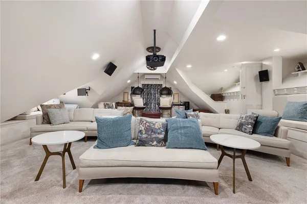 $7,000 | 4 Hunter Avenue, Newport, RI 02840