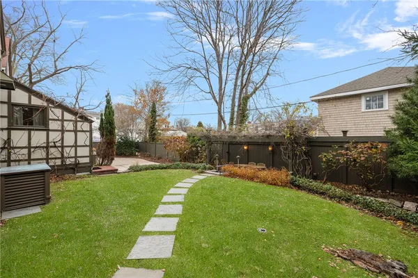 $7,000 | 4 Hunter Avenue, Newport, RI 02840