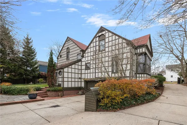 $7,000 | 4 Hunter Avenue, Newport, RI 02840