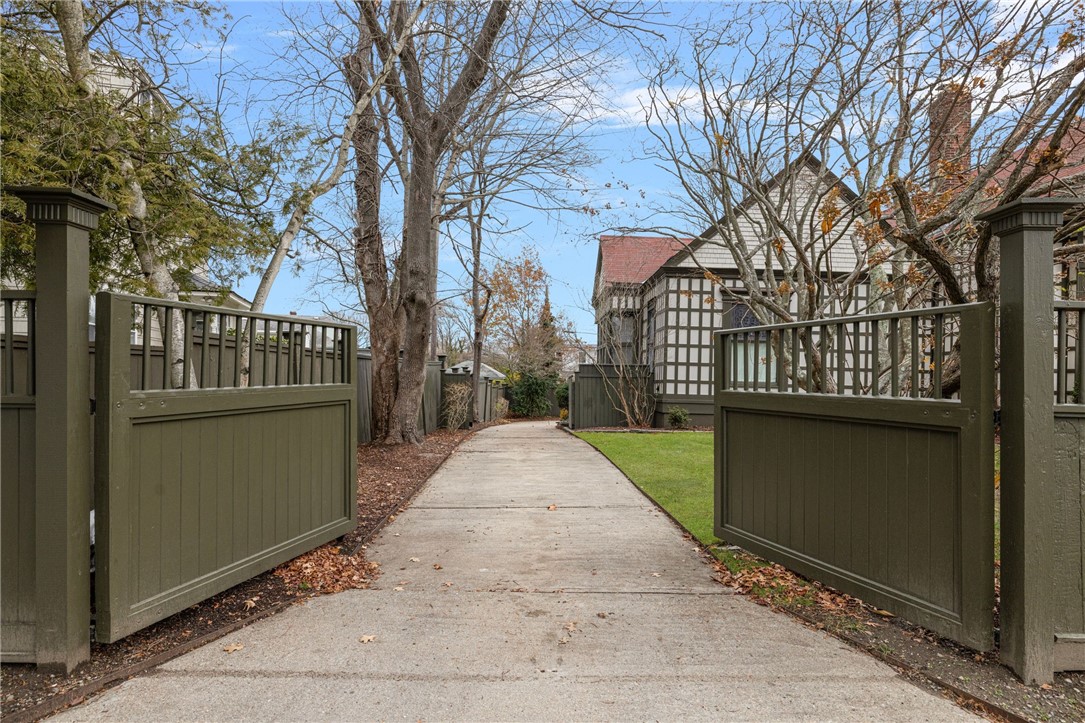 4 Hunter Avenue Newport, RI 02840 - Photo 46 of 49 Driveway gate