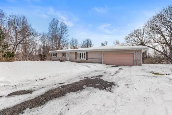 $199,900 | 1632 Hudson Road, Hillsdale, MI 49242