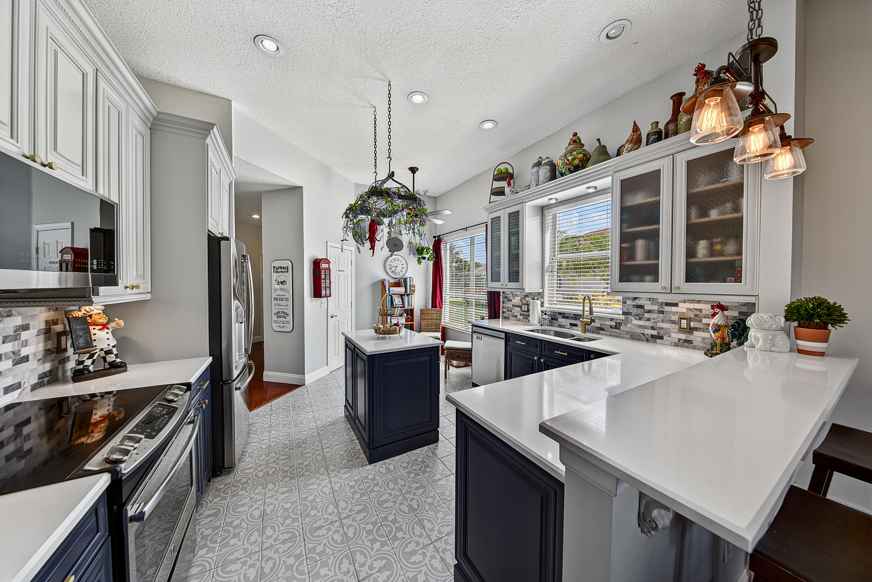 22011 Palm Grass Drive Boca Raton, FL 33428 - Photo 20 of 65 Contemporary Design