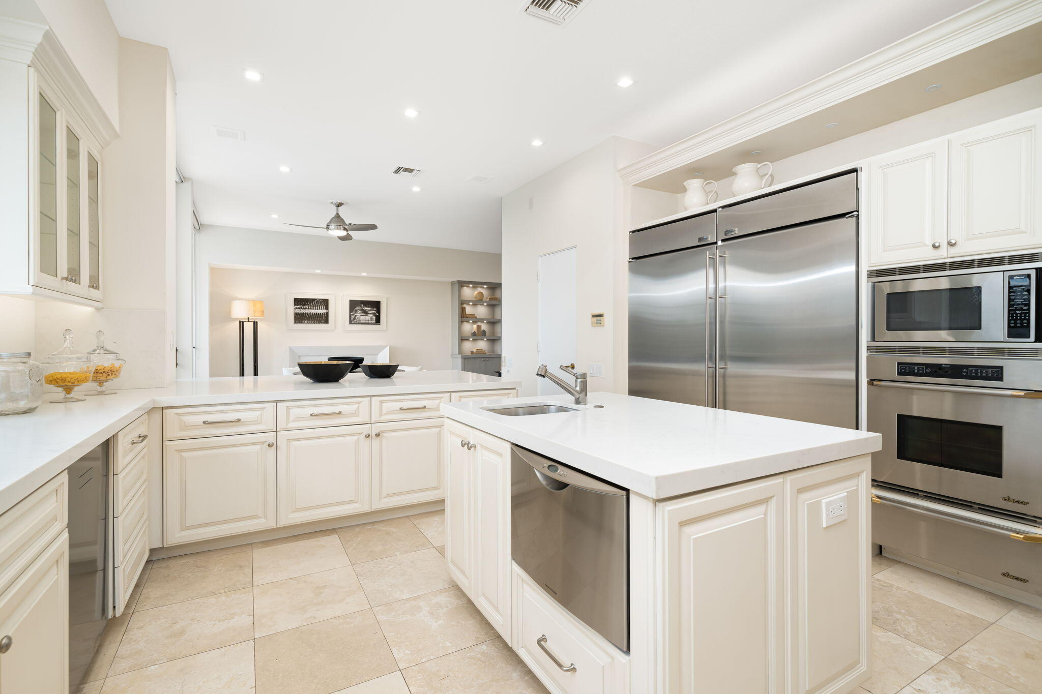 50 Fincher Way Rancho Mirage, CA 92270 - Photo 16 of 63 Kitchen with walk-in pantry & chiller