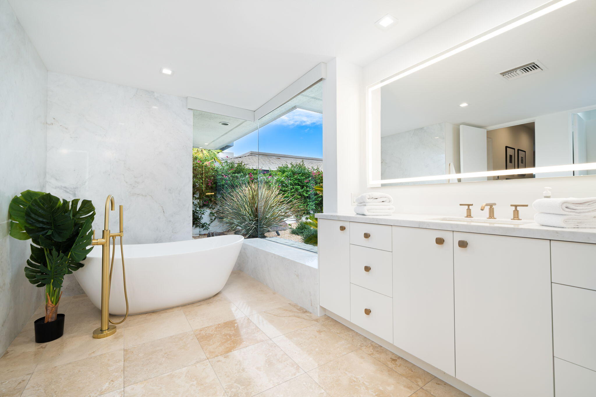50 Fincher Way Rancho Mirage, CA 92270 - Photo 42 of 63 Primary ensuite #1