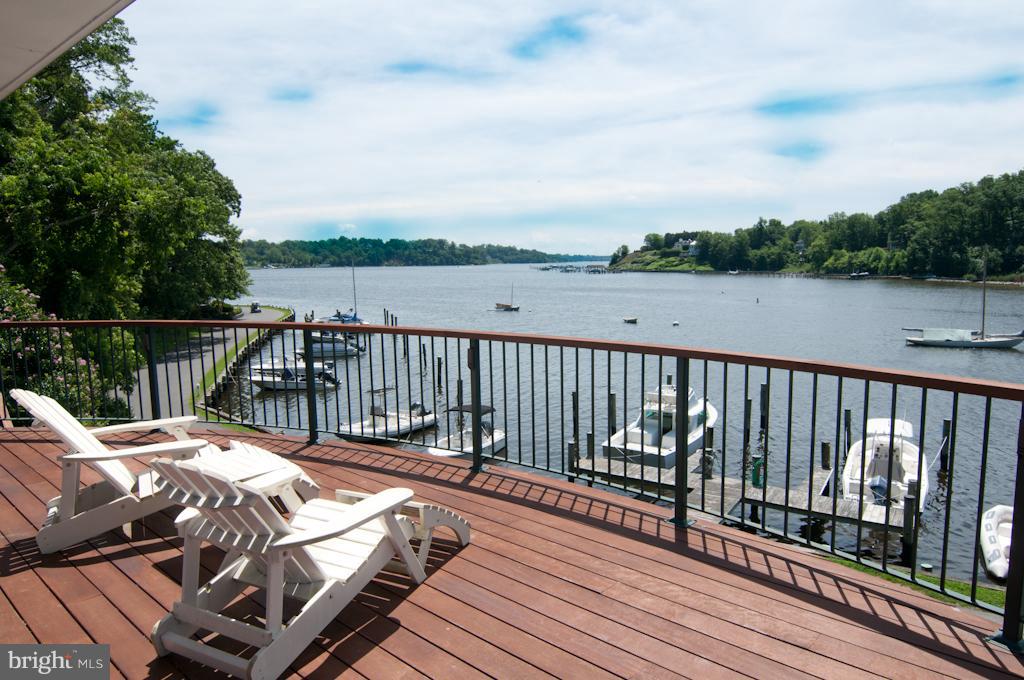 747 Robin Hood Road Annapolis, MD 21405 - Photo 2 of 29 Deck with Severn River views