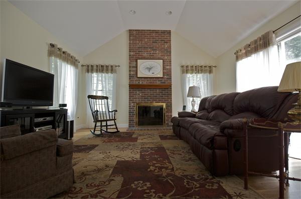 229 Concord Road Wayland, MA 01778 - Photo 12 of 29