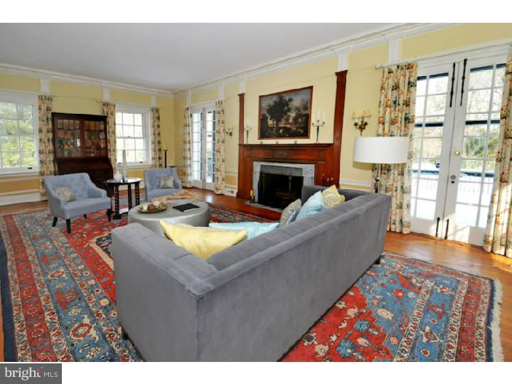 400 Deaver Road Cheltenham, PA 19095 - Photo 6 of 25 Living Room