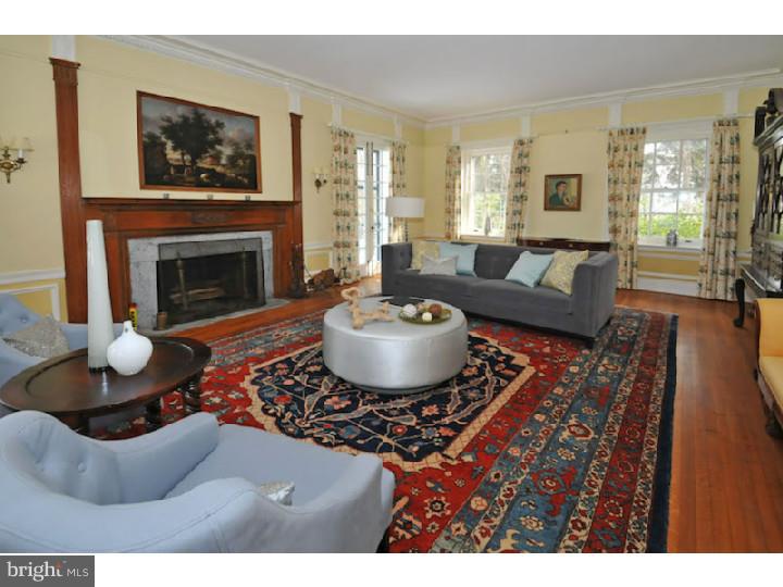 400 Deaver Road Cheltenham, PA 19095 - Photo 7 of 25 Living Room