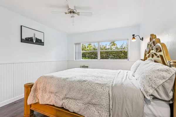 $149,900 | 2131 Northeast 42nd Court, Unit 106E, Lighthouse Point, FL 33064