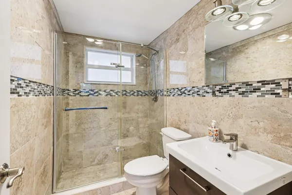 $149,900 | 2131 Northeast 42nd Court, Unit 106E, Lighthouse Point, FL 33064