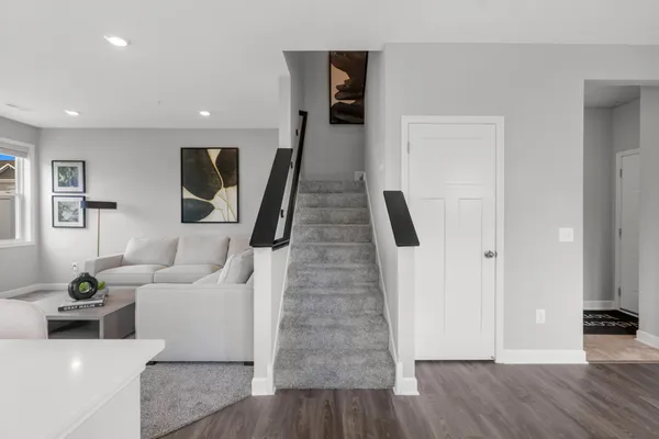 $3,095 | 9274 4th Street North, Lake Elmo, MN 55042