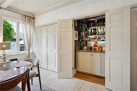 $785,000 | 5833 Fontainebleau Drive, New Orleans, LA 70125