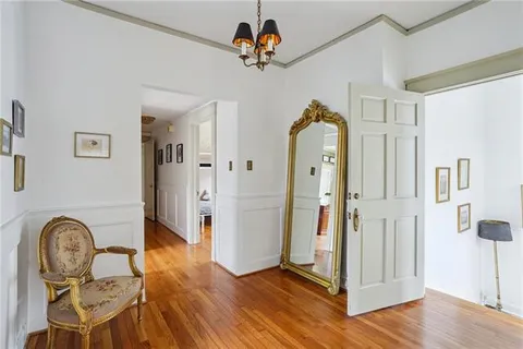 $785,000 | 5833 Fontainebleau Drive, New Orleans, LA 70125