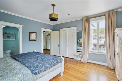 $785,000 | 5833 Fontainebleau Drive, New Orleans, LA 70125