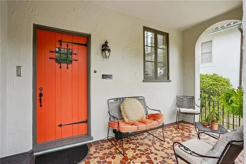 $785,000 | 5833 Fontainebleau Drive, New Orleans, LA 70125