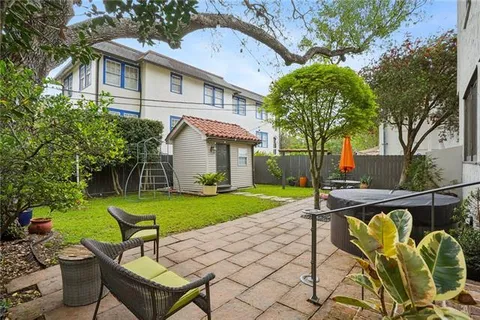 $785,000 | 5833 Fontainebleau Drive, New Orleans, LA 70125