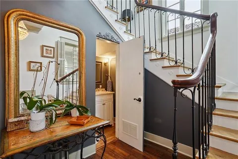$785,000 | 5833 Fontainebleau Drive, New Orleans, LA 70125