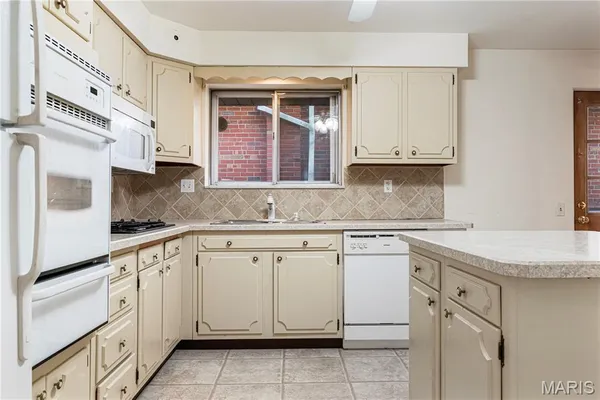 $289,900 | 3166 Tamm Avenue, St. Louis, MO 63139