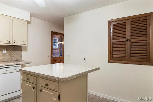 $300,000 | 3166 Tamm Avenue, St. Louis, MO 63139