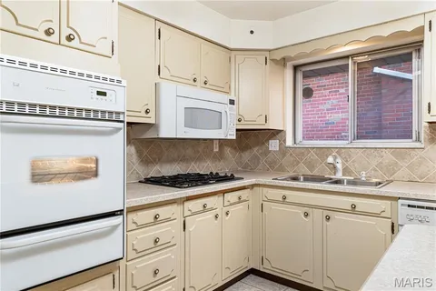 $300,000 | 3166 Tamm Avenue, St. Louis, MO 63139