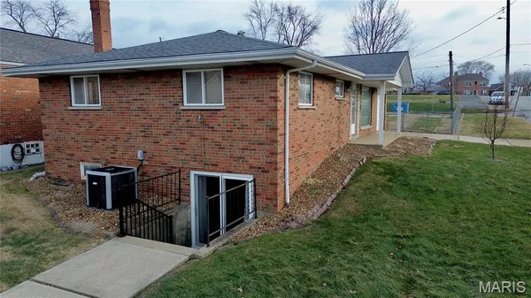 $289,900 | 3166 Tamm Avenue, St. Louis, MO 63139
