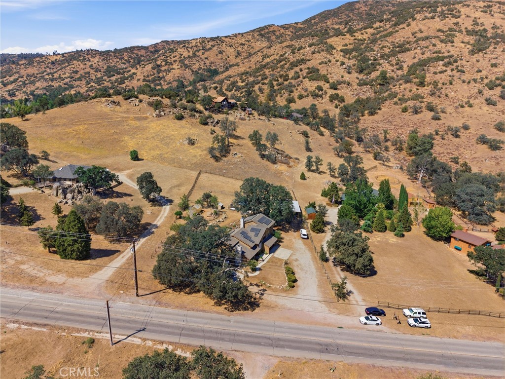 26001 Bear Valley Road Tehachapi, CA 93561 - Photo 6 of 58 Gallery Image 6
