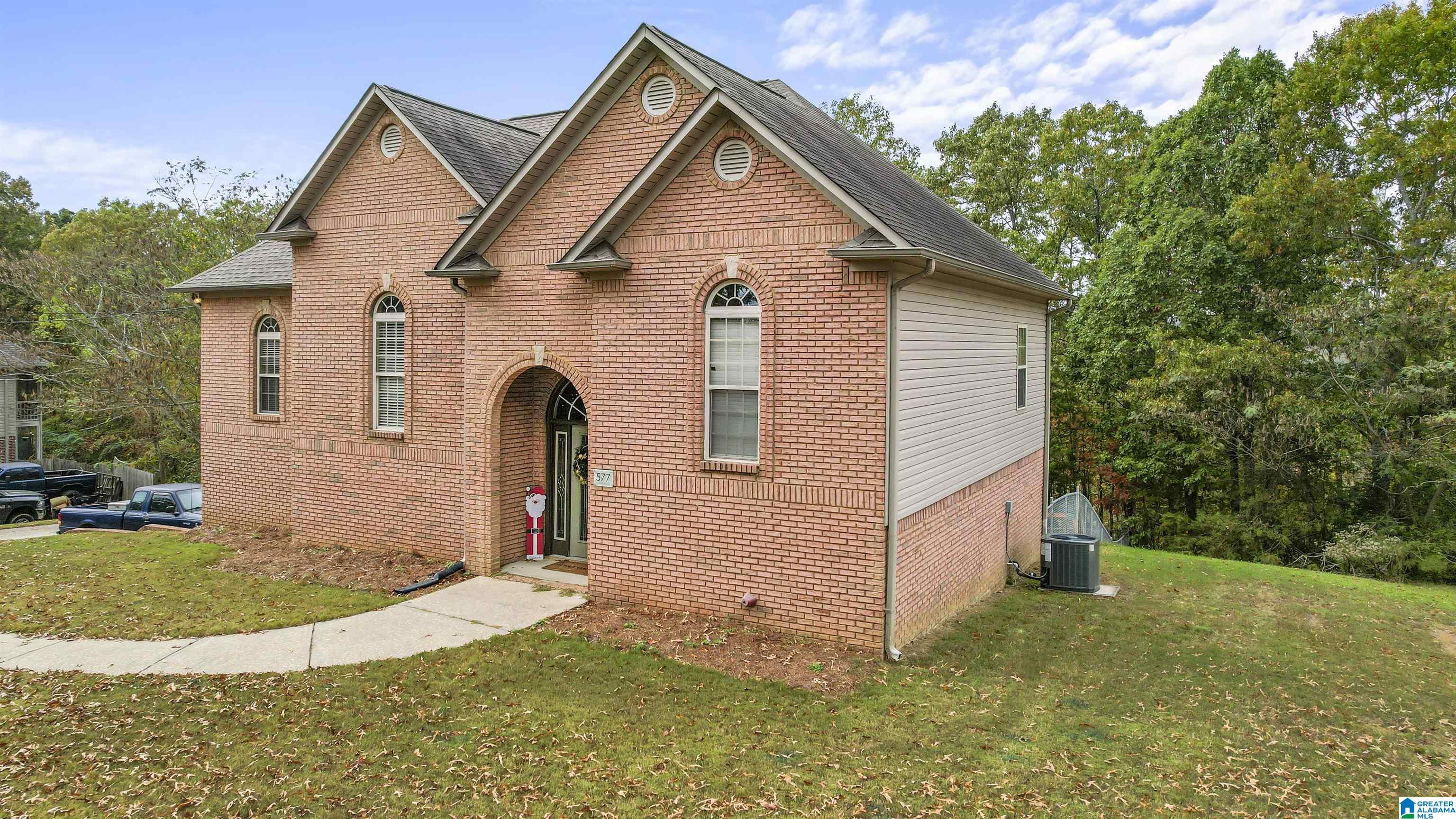 577 Levine Road Odenville, AL 35120 - Photo 2 of 44