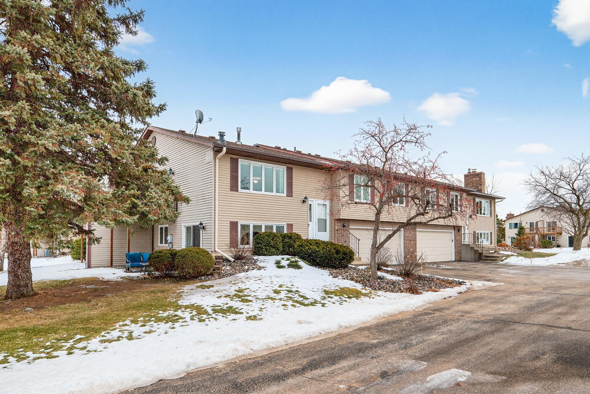 10381 Balsam Lane Eden Prairie, MN 55347 - Photo 4 of 27