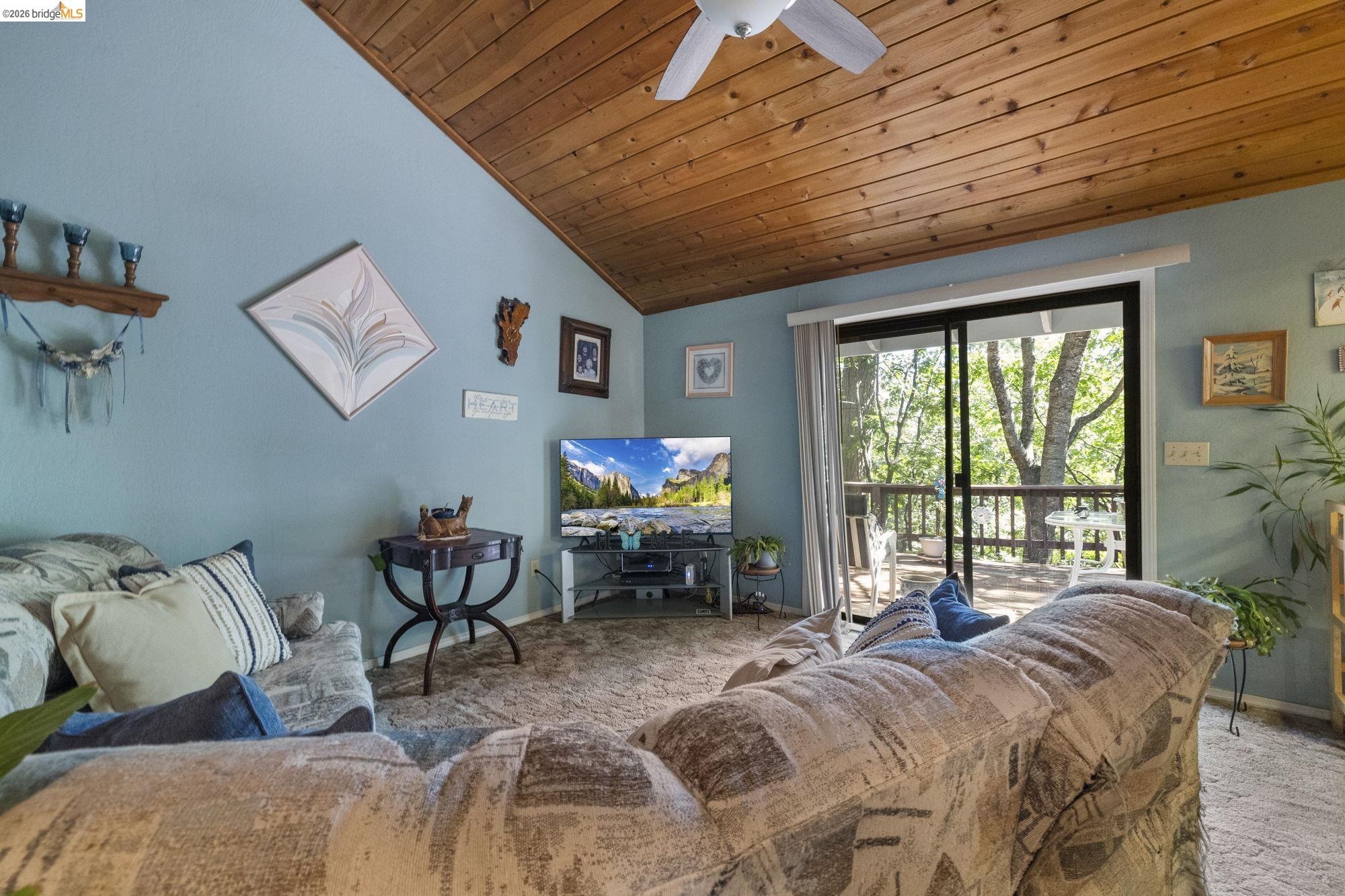 24043 Hitching Post Road Sonora, CA 95370 - Photo 15 of 33