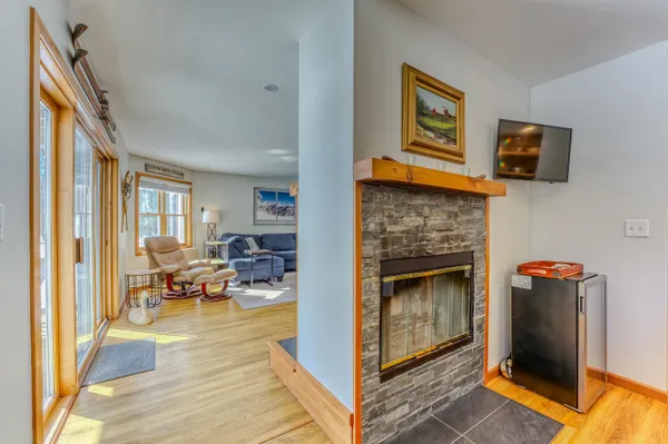 $415,000 | 20 Crossing Drive, Unit 104, North Woodstock, NH 03262