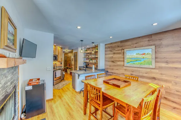 $415,000 | 20 Crossing Drive, Unit 104, North Woodstock, NH 03262