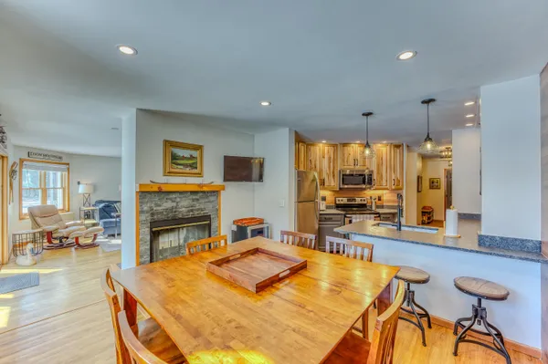 $415,000 | 20 Crossing Drive, Unit 104, North Woodstock, NH 03262
