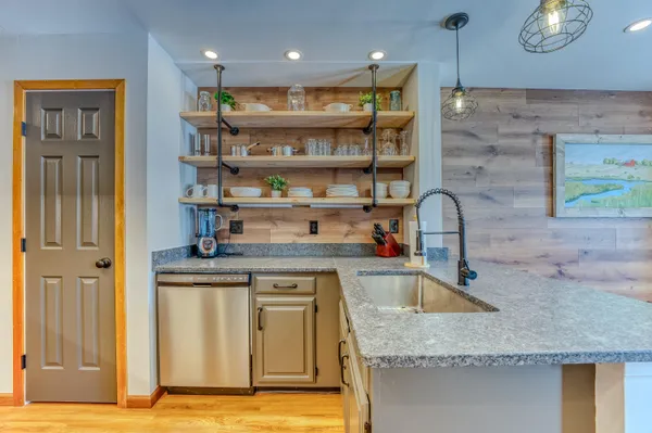 $415,000 | 20 Crossing Drive, Unit 104, North Woodstock, NH 03262