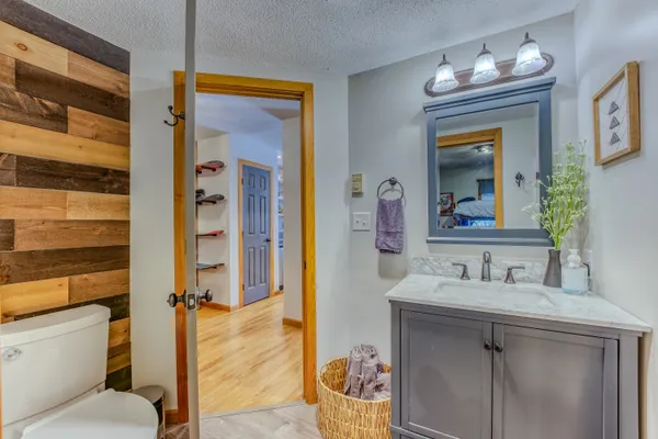 $415,000 | 20 Crossing Drive, Unit 104, North Woodstock, NH 03262
