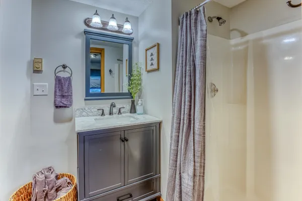 $415,000 | 20 Crossing Drive, Unit 104, North Woodstock, NH 03262
