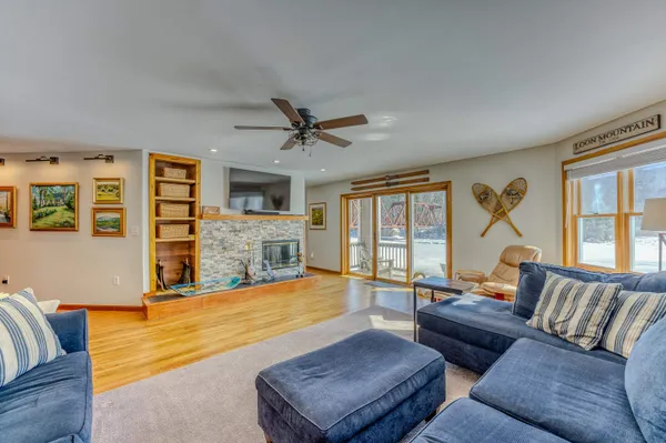 $415,000 | 20 Crossing Drive, Unit 104, North Woodstock, NH 03262