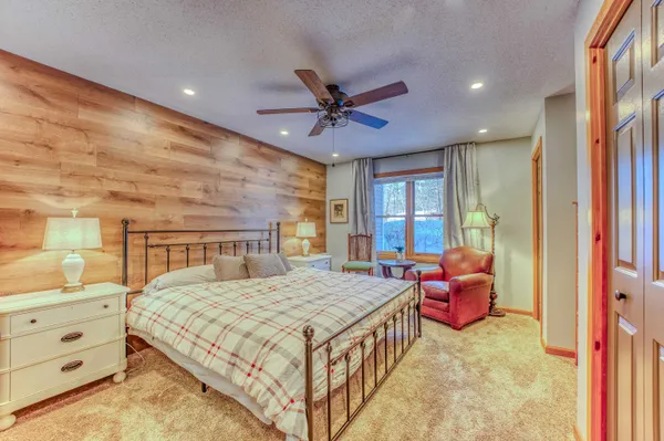 $415,000 | 20 Crossing Drive, Unit 104, North Woodstock, NH 03262