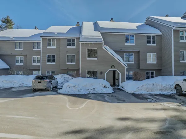 $415,000 | 20 Crossing Drive, Unit 104, North Woodstock, NH 03262