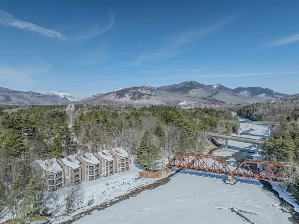 $415,000 | 20 Crossing Drive, Unit 104, North Woodstock, NH 03262