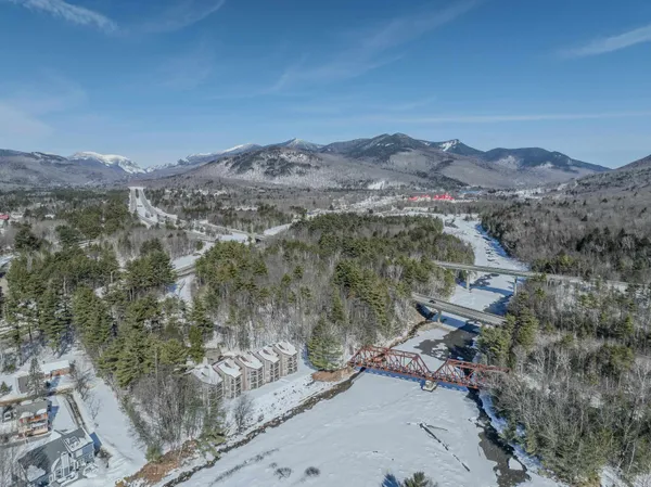 $415,000 | 20 Crossing Drive, Unit 104, North Woodstock, NH 03262