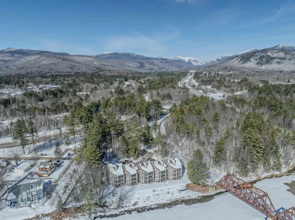$415,000 | 20 Crossing Drive, Unit 104, North Woodstock, NH 03262