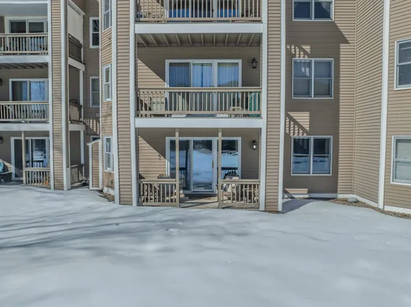 $415,000 | 20 Crossing Drive, Unit 104, North Woodstock, NH 03262