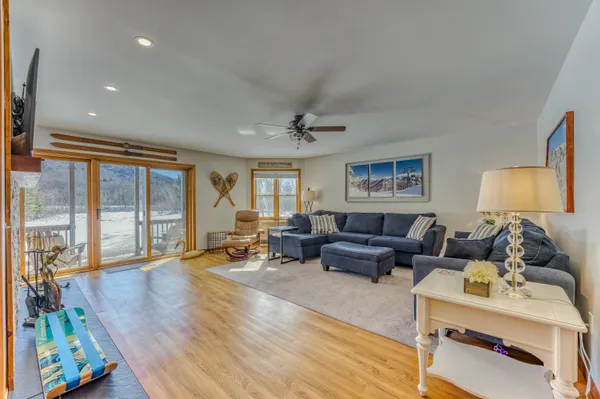 $415,000 | 20 Crossing Drive, Unit 104, North Woodstock, NH 03262