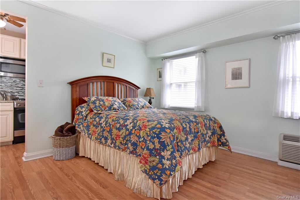 1 Stoneleigh Plaza, Unit 1T, Bronxville, NY 10708 Compass