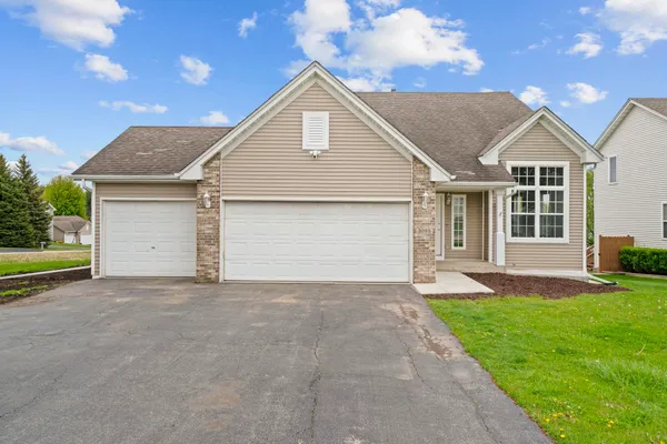 $295,000 | 3095 Bauer Drive, Machesney Park, IL 61115