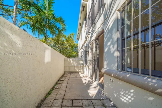 a view of a pathway along a building